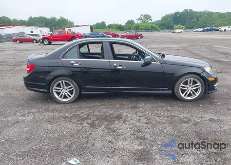 2014 Mercedes-Benz C 300 Luxury 4Matic/Sport 4Matic from USA, damaged, VIN WDDGF8AB6EG205676